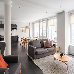 Native Fenchurch Street Apartment