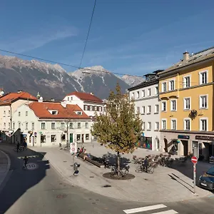 Riesiges Zentrales Mit Parkplatz Apartment