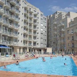 Met Zeezicht En Verwarmd Zwembad Apartment