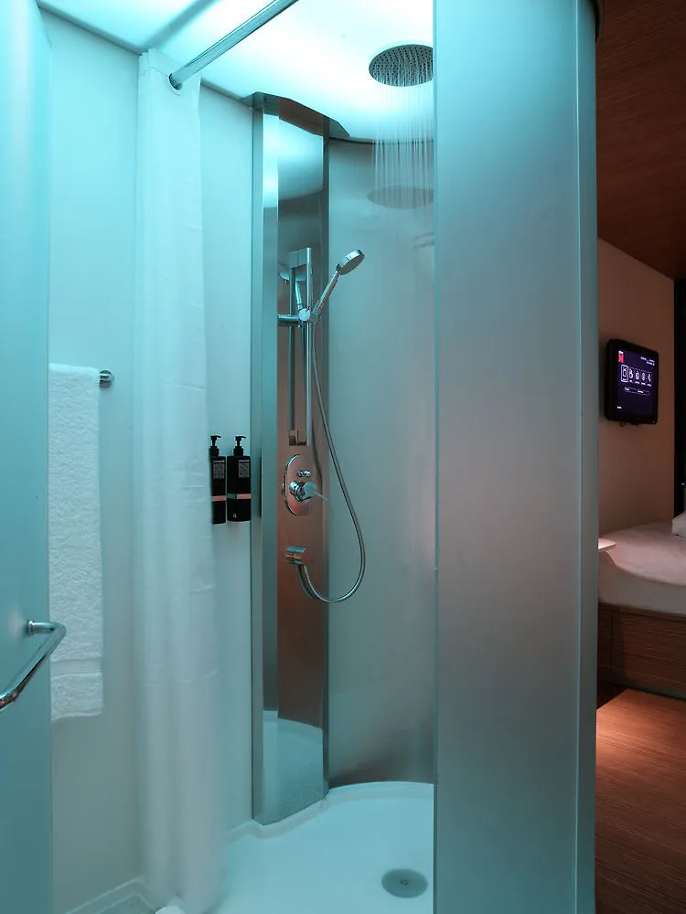 Citizenm Tower Of London Hotel 4*,